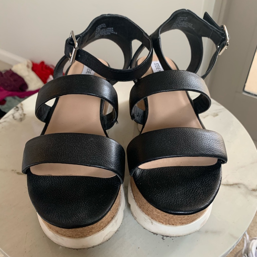 Steve Madden black platform sandals